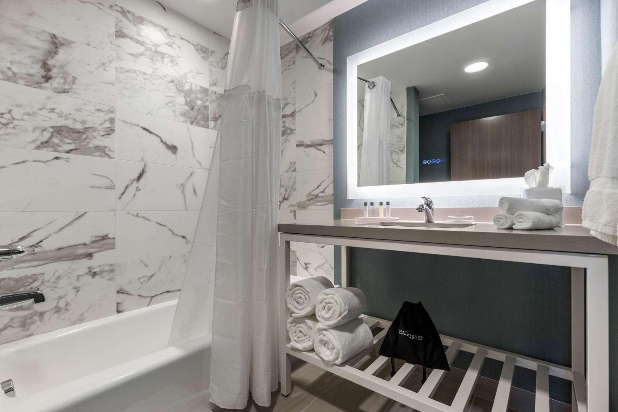 Cambria Hotel West Orange Buitenkant foto
